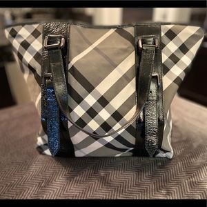 Burberry Beat Check Medium Tote